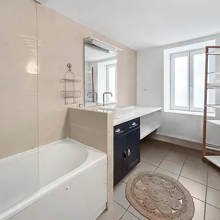 Detente Voisine Du Domaine Royal דירה